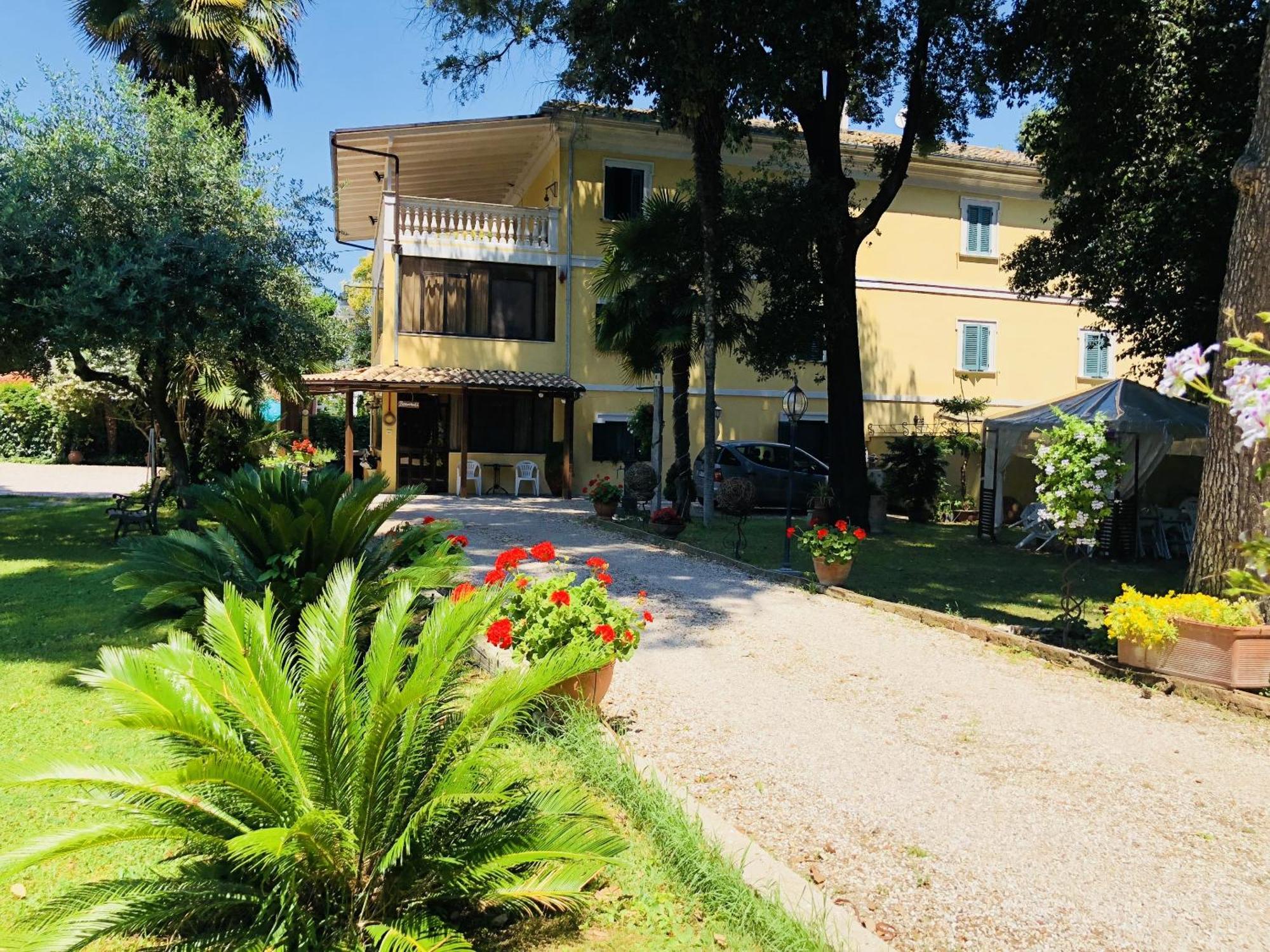 Villa Berghella Montesilvano Exterior photo